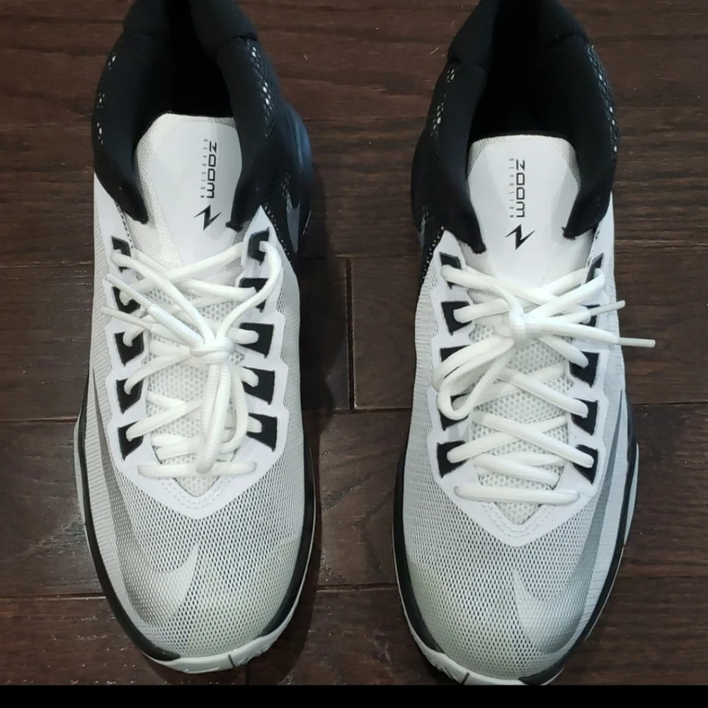 Nike Zoom Devosion Men's shoes Metallic Silver 8.5